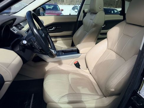 Used 2016 Land Rover Range Rover Evoque SE Premium image 11