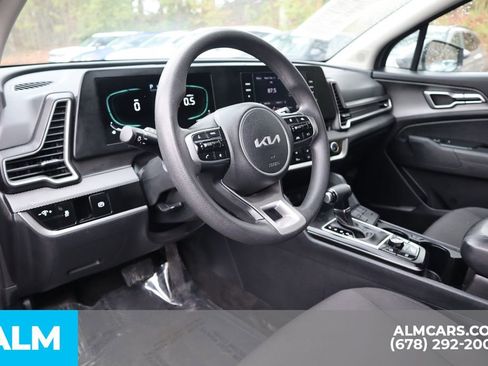 Used 2024 Kia Sportage LX image 9