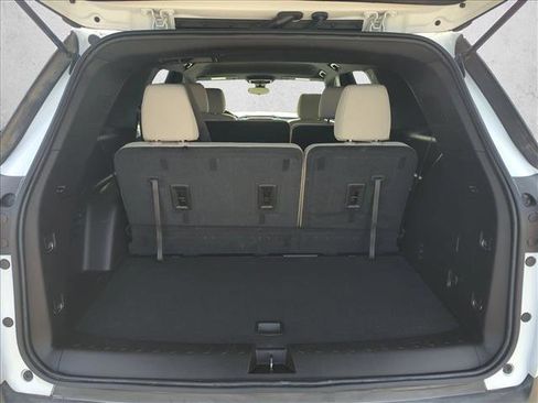 Used 2023 Chevrolet Traverse LS image 6
