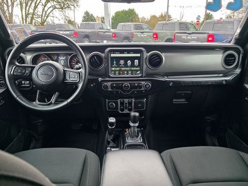 Used 2022 Jeep Wrangler Unlimited Sport image 5