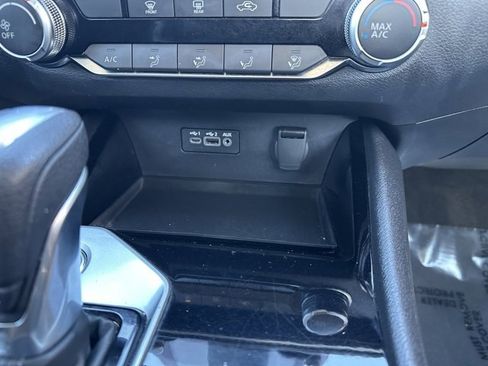 Used 2024 Nissan Altima 2.5 SV image 32