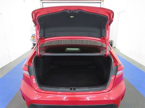 Used 2021 Toyota Corolla LE FWD image 12