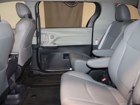Used 2023 Toyota Sienna XLE image 51