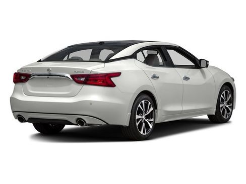 Used 2016 Nissan Maxima Platinum w/ Interior Lighting Package FWD image 2