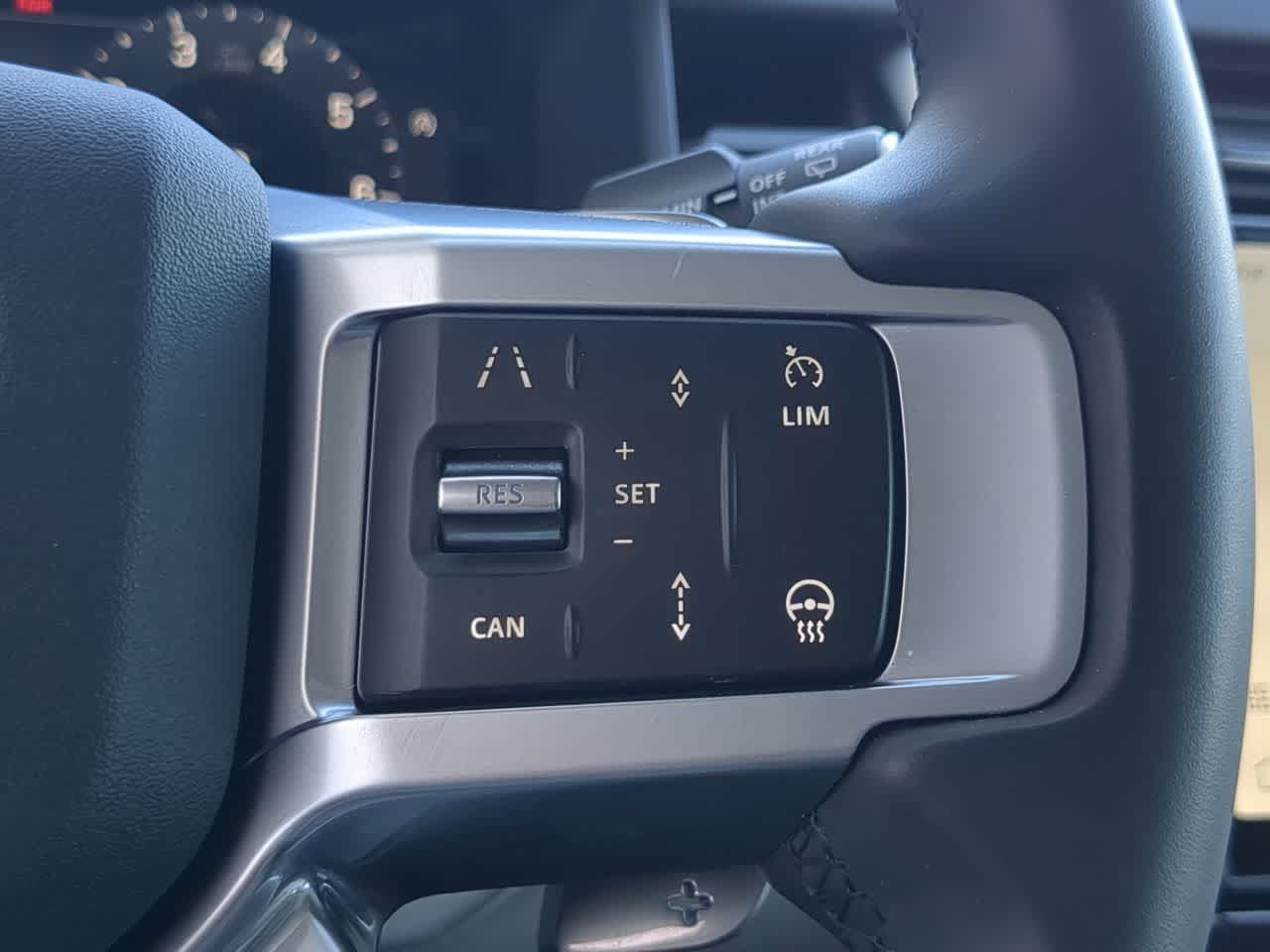 Certified 2025 Land Rover Discovery S AWD/4WD image 26