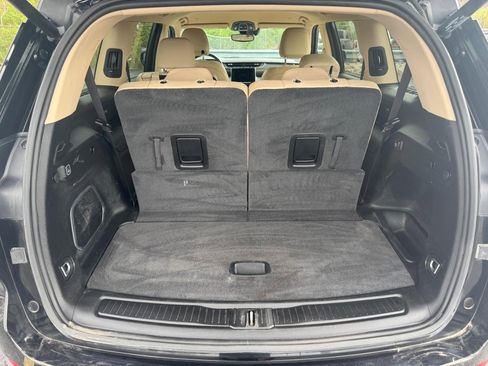 Used 2022 Jeep Grand Cherokee L Limited w/ MOPAR Finishing Package AWD/4WD image 5