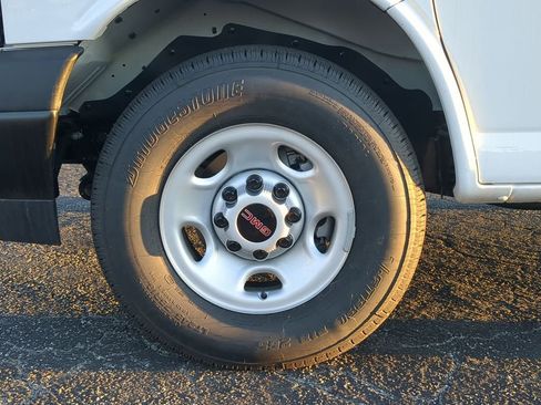 New 2025 GMC Savana 2500 w/ Driver Convenience Package image 32