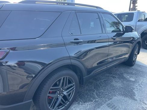 Used 2025 Ford Explorer ST-Line w/ Premium Package RWD image 3