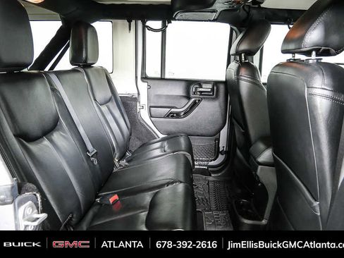 Used 2015 Jeep Wrangler Unlimited Sahara AWD/4WD image 19