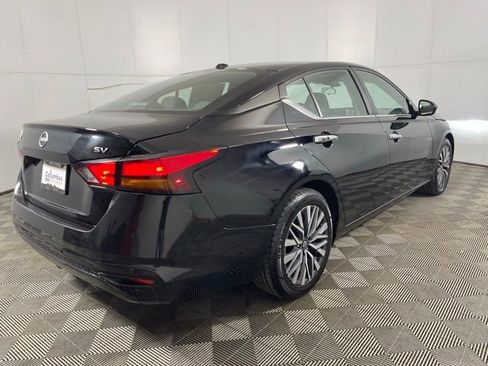 Used 2023 Nissan Altima 2.5 SV image 5