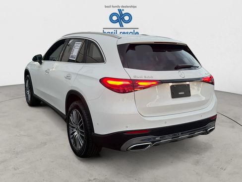 Used 2025 Mercedes-Benz GLC 300 4MATIC image 5