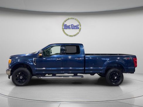 Used 2017 Ford F250 XLT w/ XLT Premium Package AWD/4WD image 2