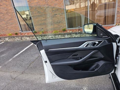 Used 2023 BMW i4 eDrive40 w/ M Sport Package image 30