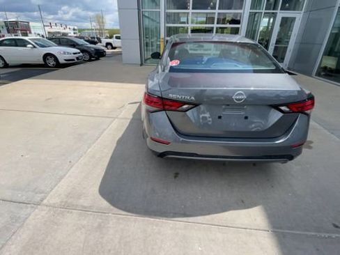 Used 2025 Nissan Sentra SV w/ Trunk Package FWD image 9