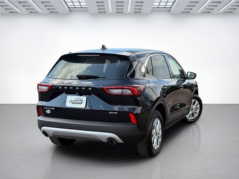 Used 2024 Ford Escape Active AWD/4WD image 2