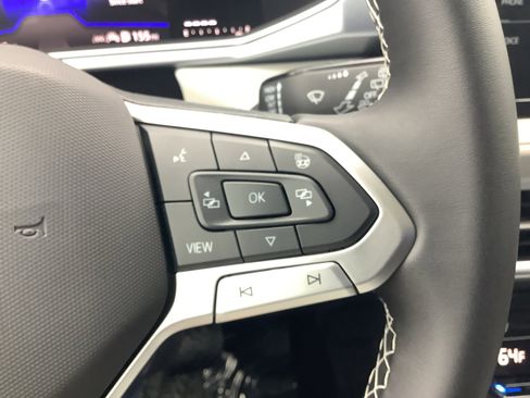 New 2026 Volkswagen Taos SE FWD image 25