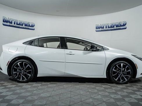New 2026 Toyota Prius Plug-In Hybrid FWD image 11