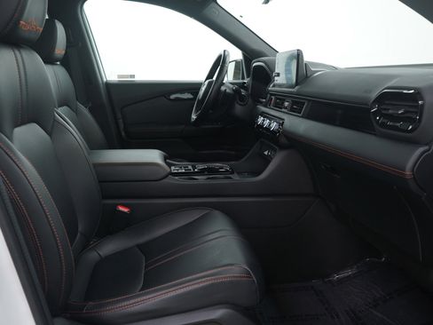 Used 2024 Honda Pilot TrailSport image 14