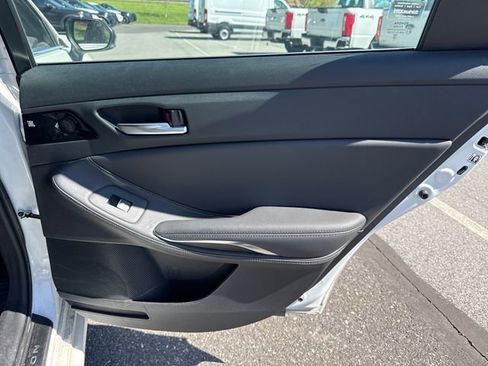 Used 2020 Toyota Avalon XSE w/ All Weather Liner Package FWD image 16