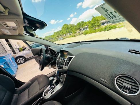 Used 2016 Chevrolet Cruze LT FWD image 21