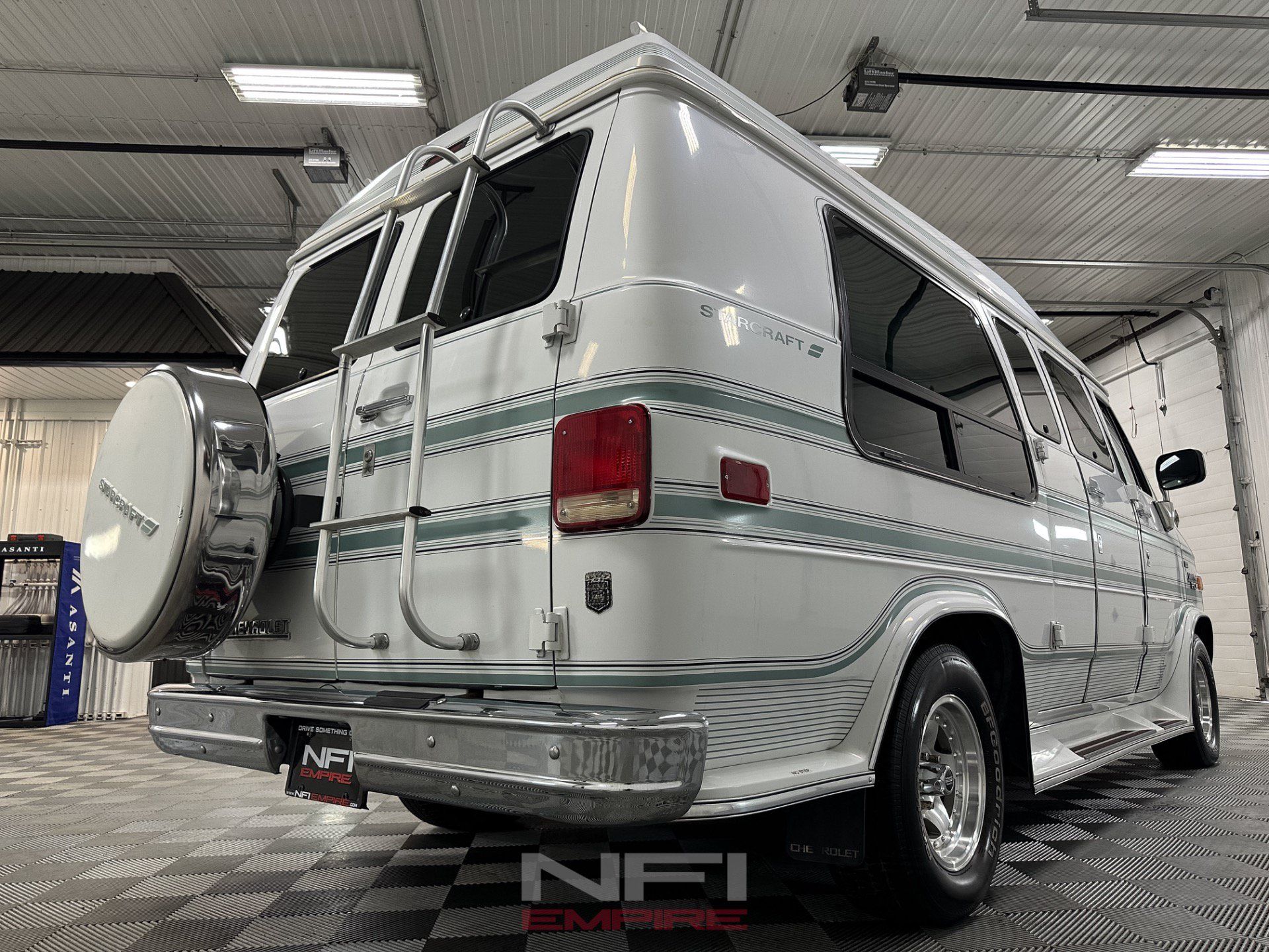 Used 1992 Chevrolet G20 RWD image 19