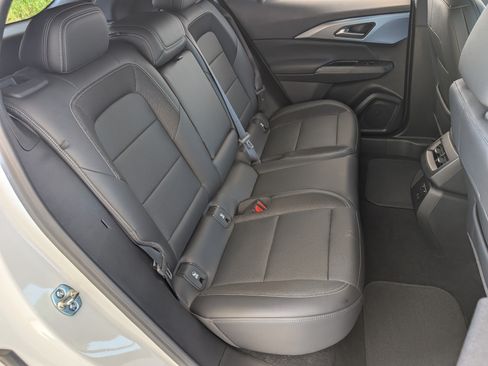 Used 2025 Chevrolet Equinox EV LT w/ Convenience Package II FWD image 19