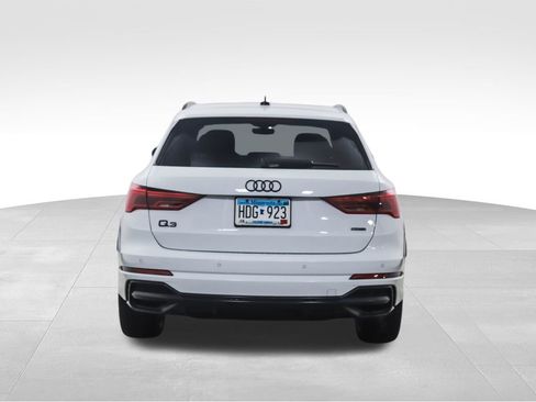Used 2022 Audi Q3 2.0T Premium Plus w/ Premium Plus Package image 4