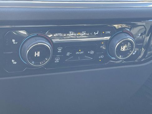 Used 2024 Chevrolet Silverado 1500 LT image 22