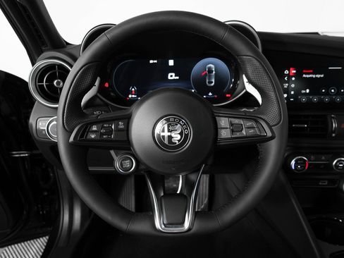 New 2025 Alfa Romeo Giulia w/ Driving Assist Package RWD image 21