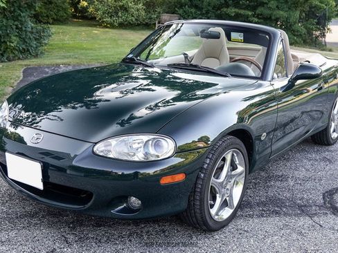 Used 2001 MAZDA MX-5 Miata RWD image 14