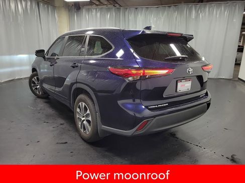 Used 2023 Toyota Highlander XLE AWD/4WD image 6