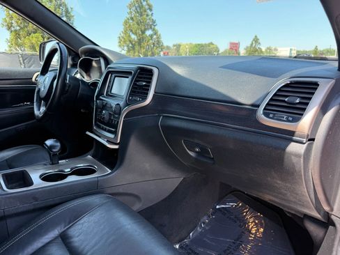 Used 2015 Jeep Grand Cherokee Limited image 19