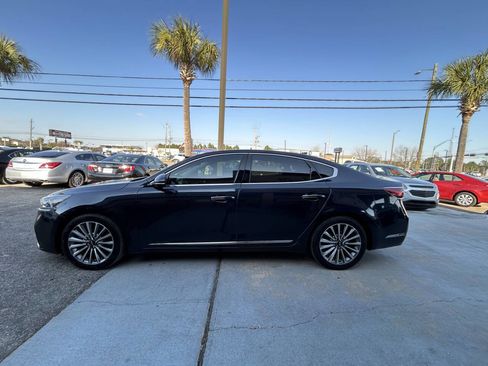 Used 2017 Kia Cadenza Premium w/ Luxury Package image 2