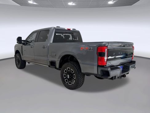Certified 2025 Ford F250 Platinum w/ FX4 Off-Road Package AWD/4WD image 3