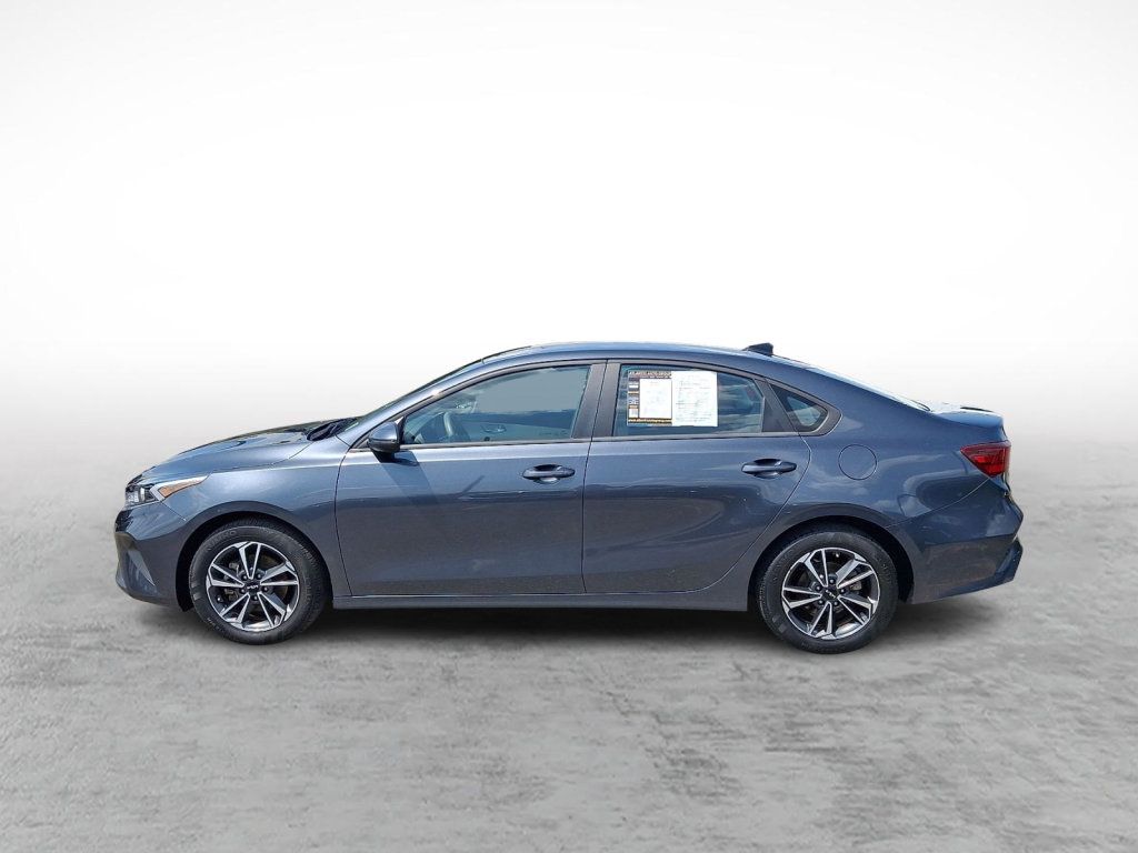 Used 2023 Kia Forte LXS w/ LXS Technology Package FWD image 2