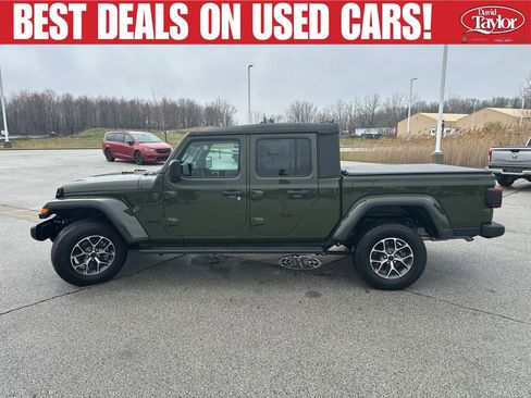 Used 2024 Jeep Gladiator Sport AWD/4WD image 7