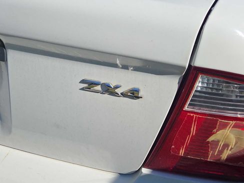 Used 2005 Ford Focus ZX4 Sedan image 4