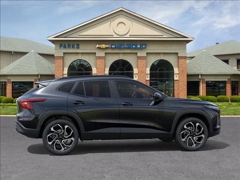 New 2026 Chevrolet Trax RS w/ Sunroof Package FWD image 6