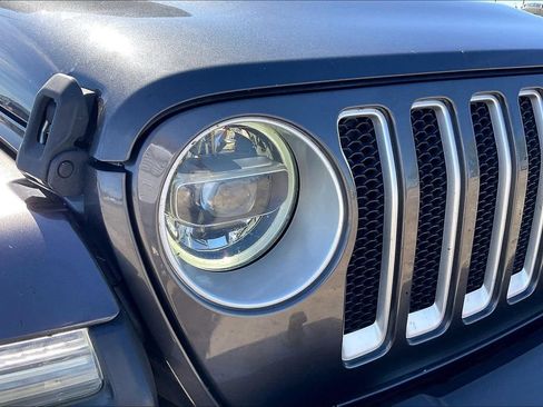Used 2019 Jeep Wrangler Unlimited Sahara AWD/4WD image 33