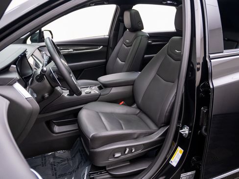 Certified 2026 Cadillac XT5 Sportv w/ LPO, Floor Liner Package AWD/4WD image 14