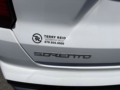 Used 2023 Kia Sorento EX w/ Panoramic Sunroof Package FWD image 16