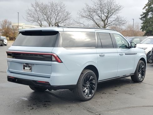 New 2025 Lincoln Navigator L Reserve w/ Jet Appearance Package image 4