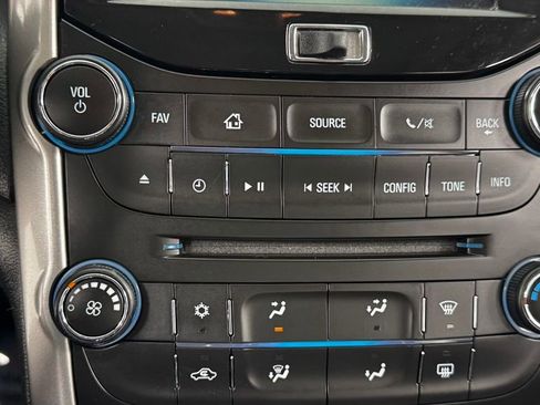 Used 2015 Chevrolet Malibu LT FWD image 24