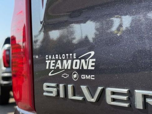 Used 2022 Chevrolet Silverado 1500 LT image 32