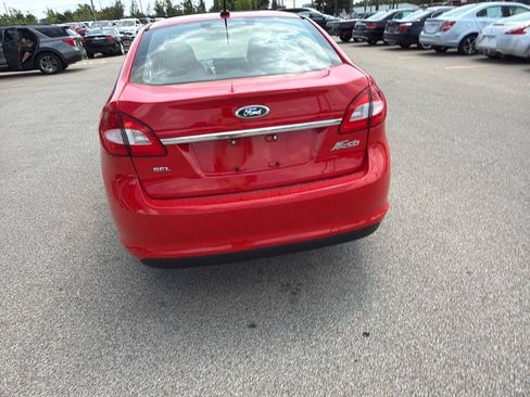 Used 2012 Ford Fiesta SEL FWD image 8