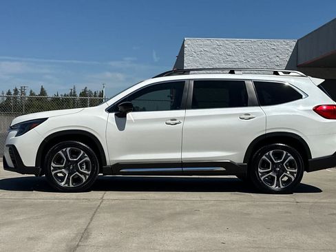Used 2025 Subaru Ascent Limited AWD/4WD image 6