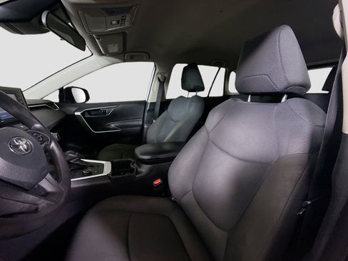 Used 2022 Toyota RAV4 LE image 21