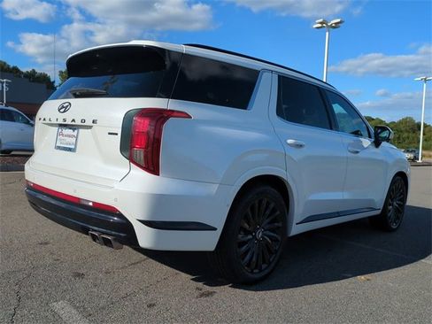 Used 2024 Hyundai Palisade Calligraphy image 4