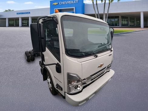 New 2025 Chevrolet Low Cab Forward image 2