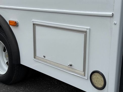 Used 2014 Chevrolet Express 3500 w/ Shuttle Bus Package image 26